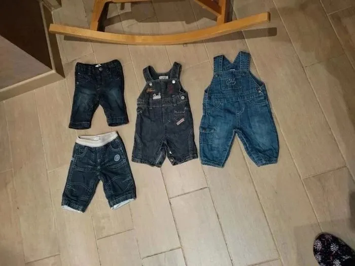 2 pantalons et 2 salopettes 1 mois ttbe - La Compagnie des Petits - Naissance - 0 mois  | Beebs