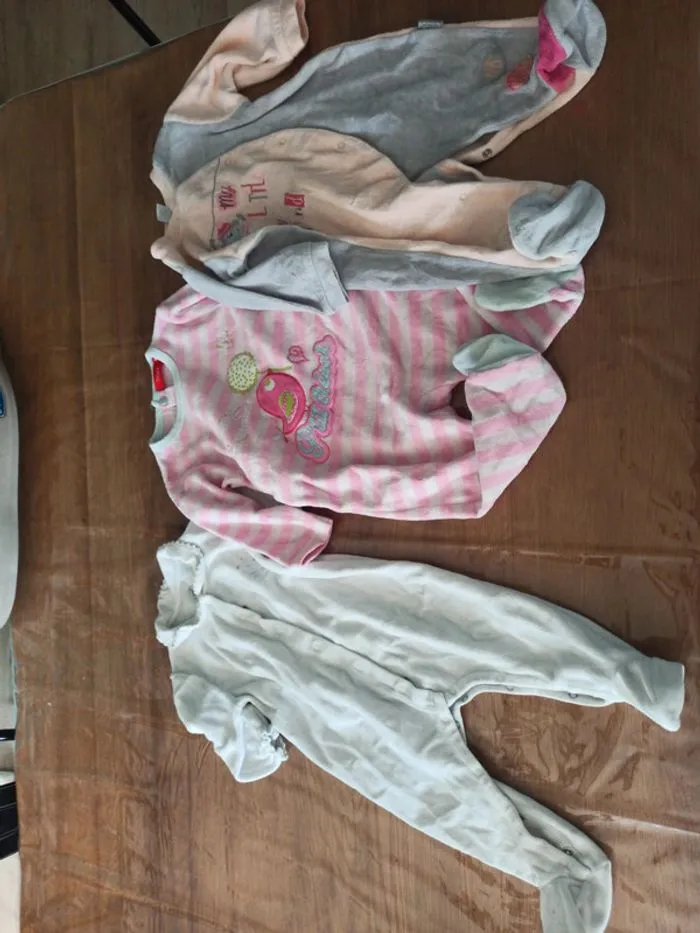 Lot de 3 pyjamas 6 mois - Petit Bateau - 6 mois  | Beebs