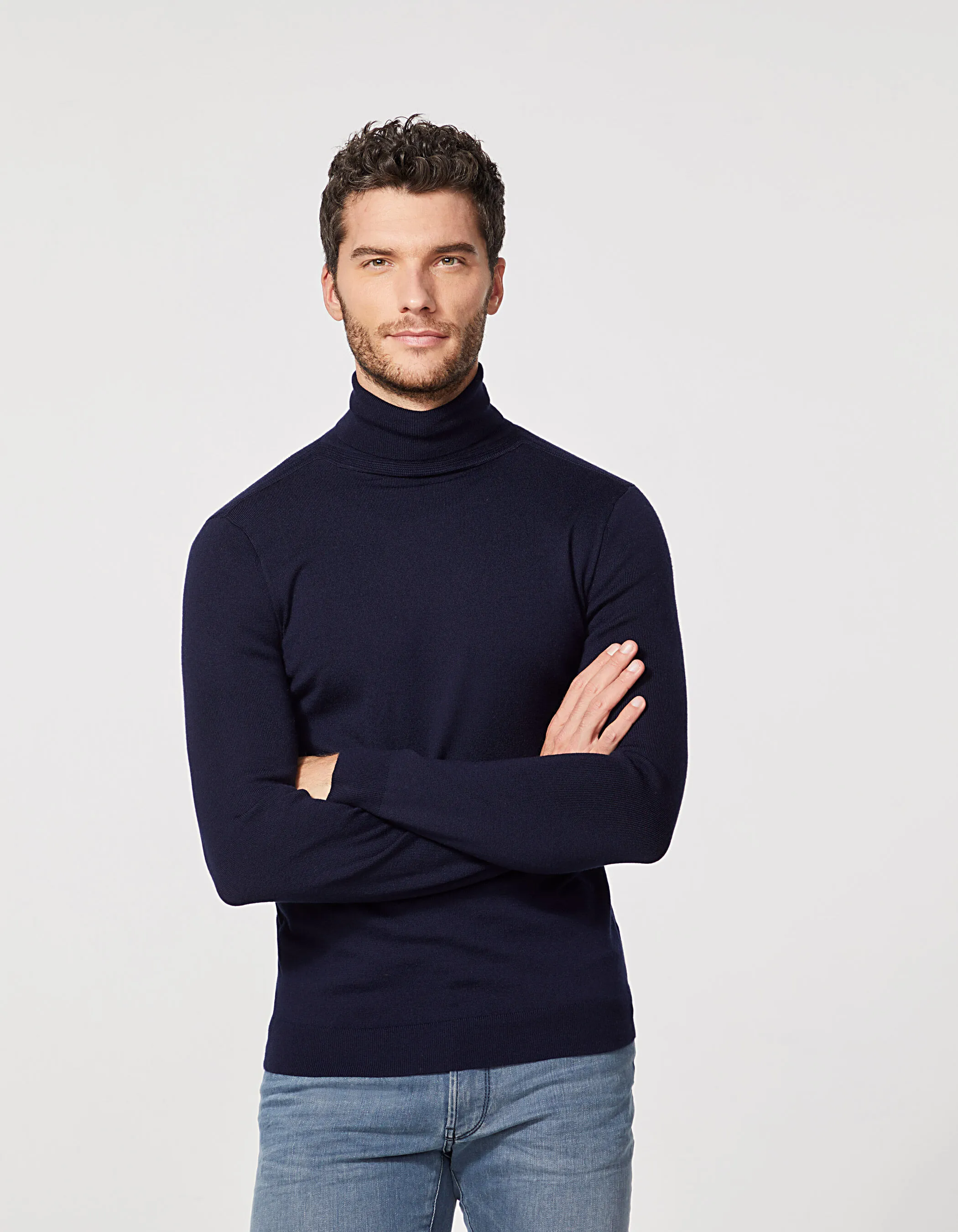 Pull marine à col roulé en laine mélangée Homme
