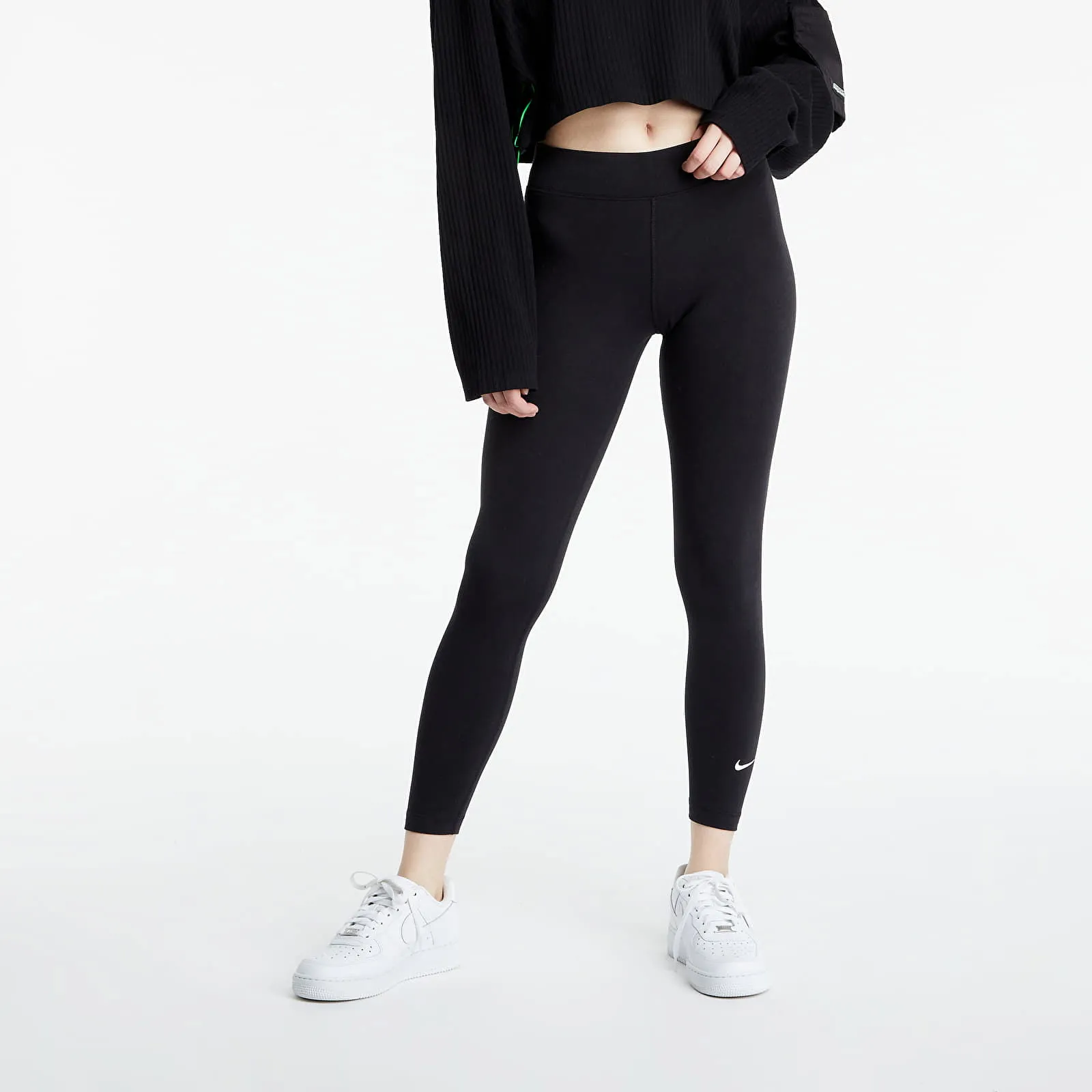 Sportswear Essential 7/ 8 Mid-Rise Leggings