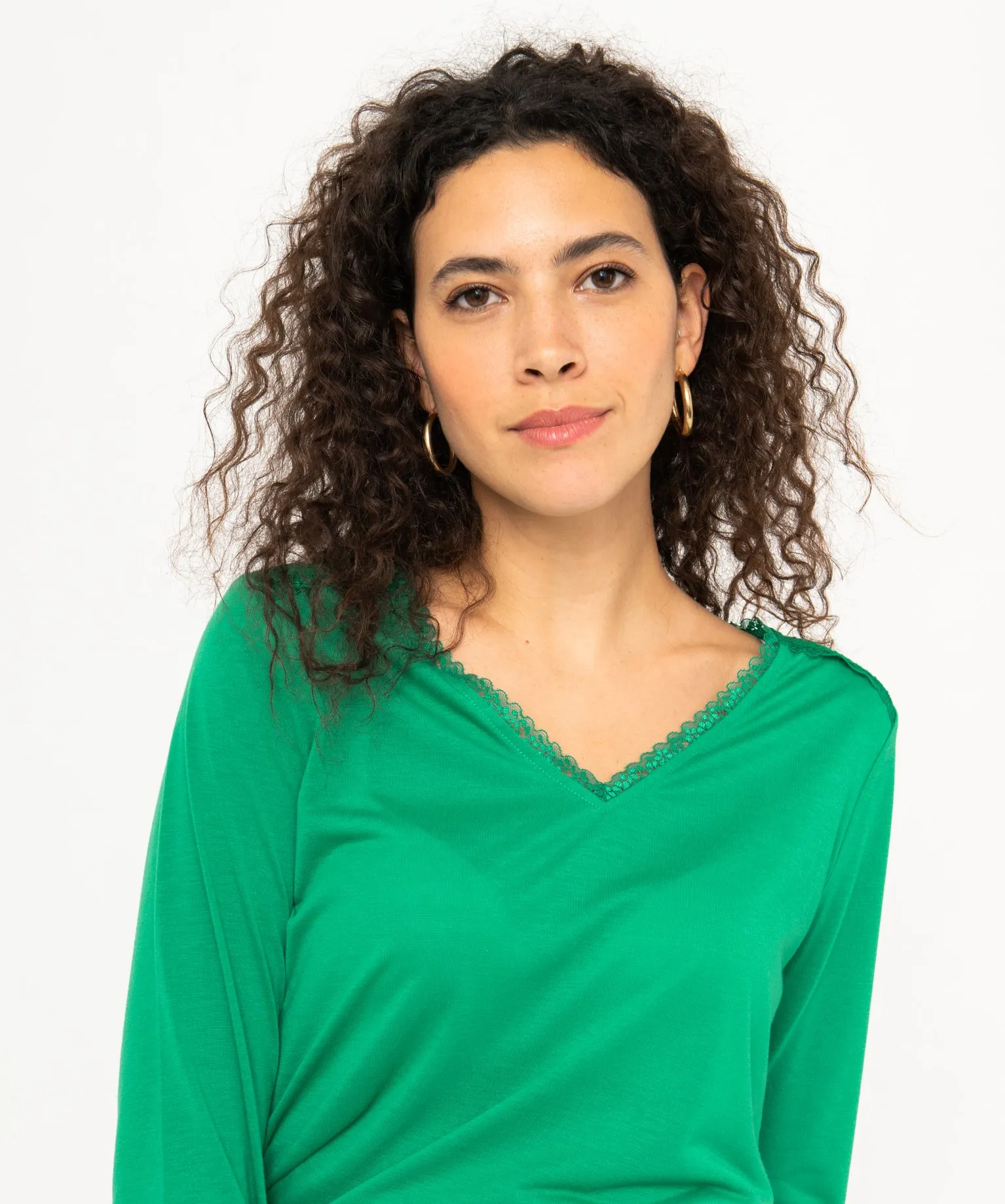 tee-shirt a manches longues avec details dentelle femme vert t-shirts manches longues