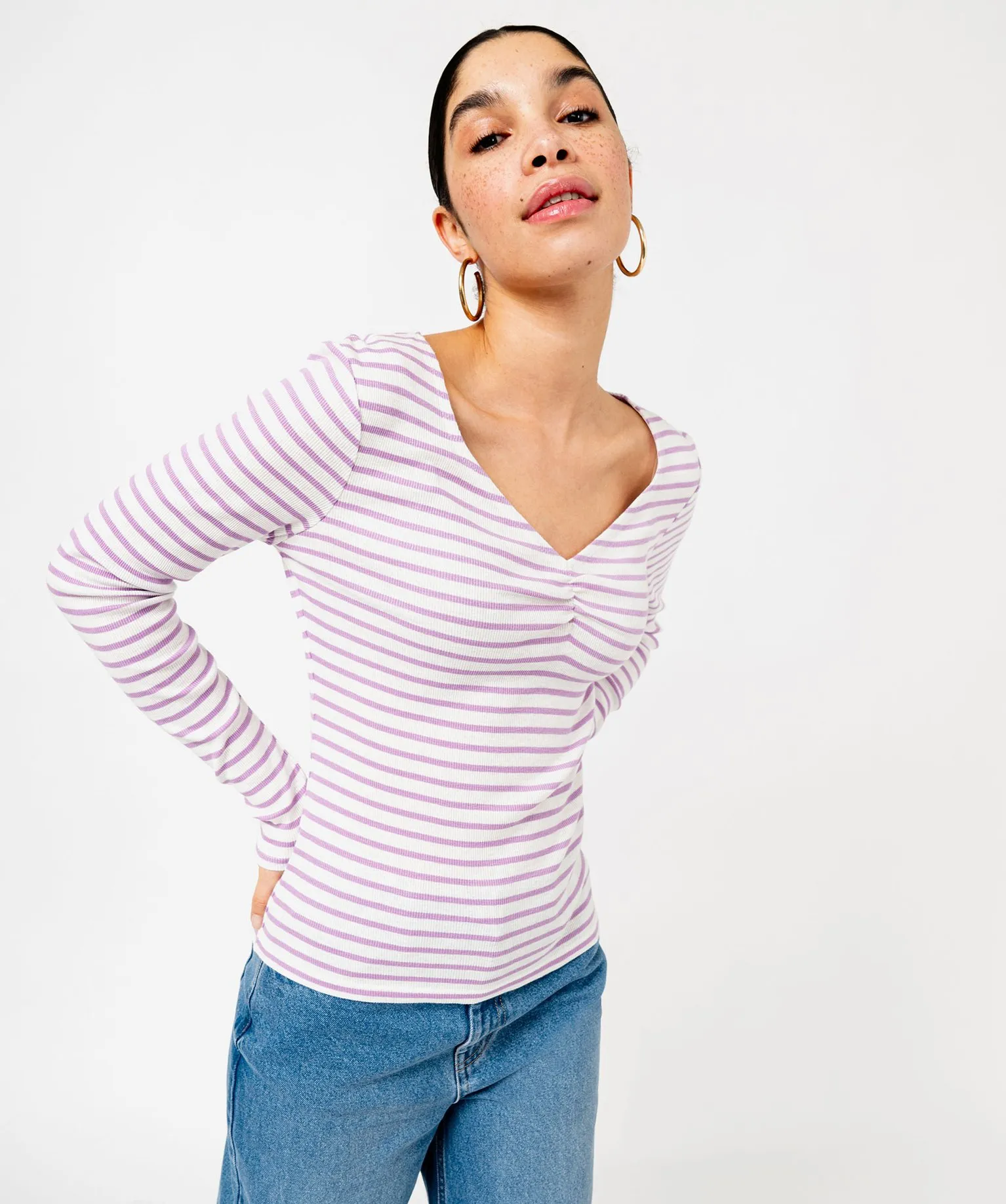 tee-shirt raye a manches longues et col v femme violet t-shirts manches longues